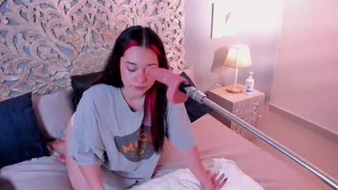 sabrinna  online show from May 8, 8:32 pm