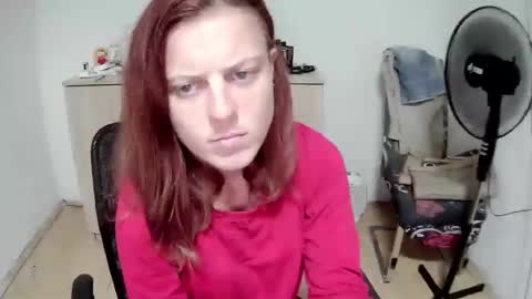 sadiemorgan18 online show from August 7, 7:10 pm