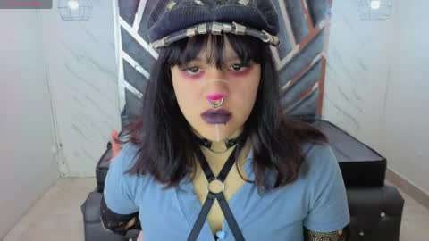 sadistc_kitten online show from May 14, 12:33 pm