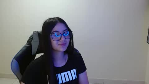 Sahaliefox  online show from November 26, 10:22 pm