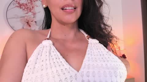 Snapshot of saharagarcia chatting on December 13, 6:49 pm Sahara Garcia online show from December 13, 6:49 pm