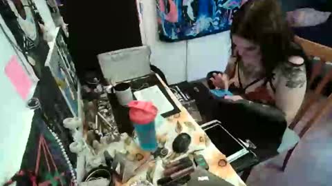 salemsslut online show from February 18, 6:06 pm