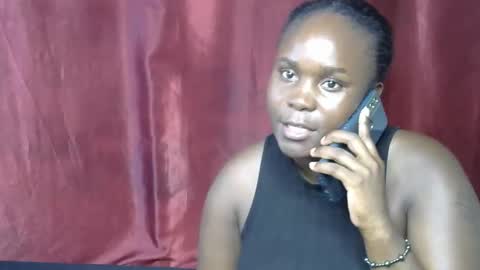 sally_bee1 online show from March 12, 5:37 pm