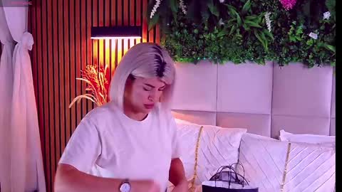 SalmaRoze online show from May 19, 2:29 am
