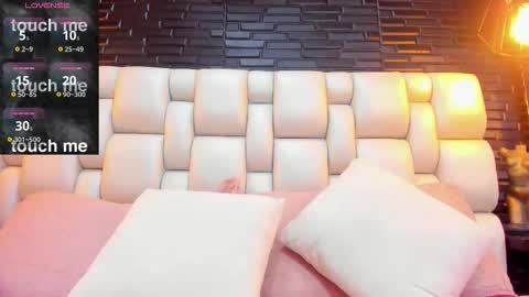 salome online show from November 17, 1:23 pm