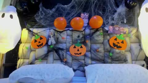 salome online show from October 30, 7:15 pm