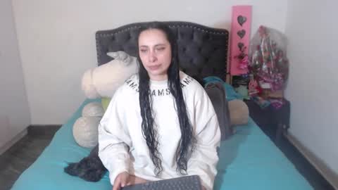 yenny online show from November 22, 3:20 am