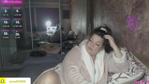 Snapshot of samanta_shy chatting on October 21, 5:50 pm Marry online show from October 21, 5:50 pm