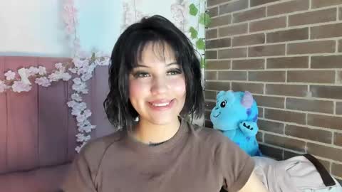 samantha_browwnn online show from May 6, 3:21 am