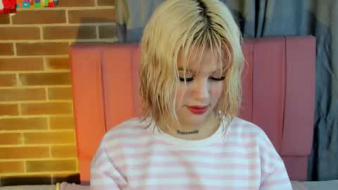 samantha_browwnn online show from February 6, 6:17 am