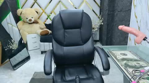 Luisa online show from March 20, 1:27 pm