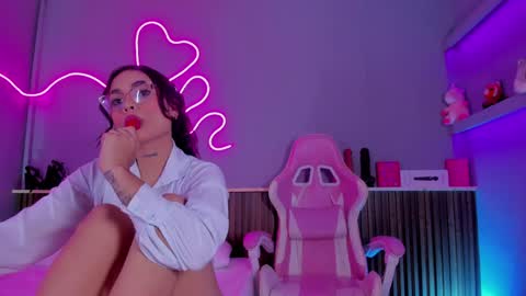 Sammy Rose online show from April 11, 9:40 pm