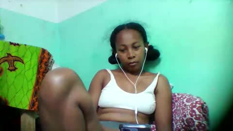 sandra1253099 online show from December 2, 7:49 pm