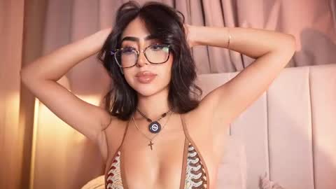 Sara  online show from May 31, 2:17 am
