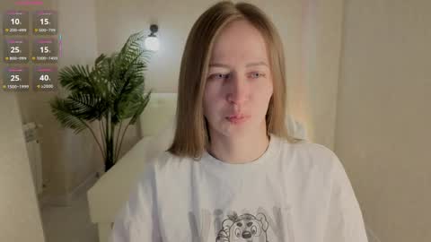 sara_hwan online show from April 2, 5:27 am