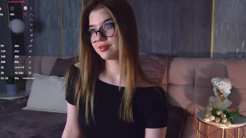 Sara online show from March 19, 4:11 pm