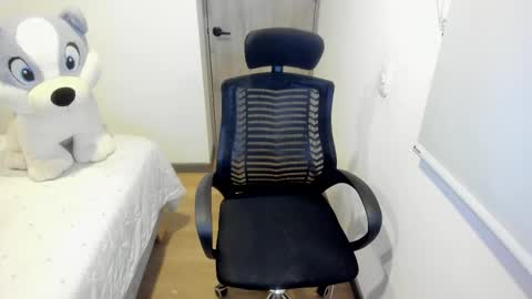 sarah  LIZCANO....... online show from December 21, 10:52 am