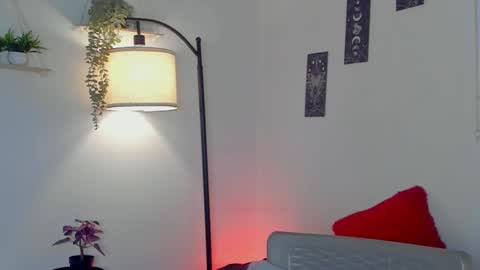 sara_sweett9 online show from November 12, 9:24 pm