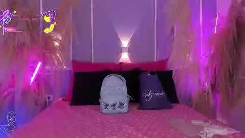 Snapshot of saraavila_ chatting on October 20, 8:23 pm SaraAvila online show from October 20, 8:23 pm