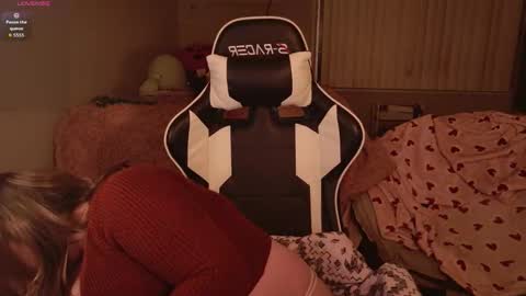 saraeve33 online show from January 12, 11:43 pm