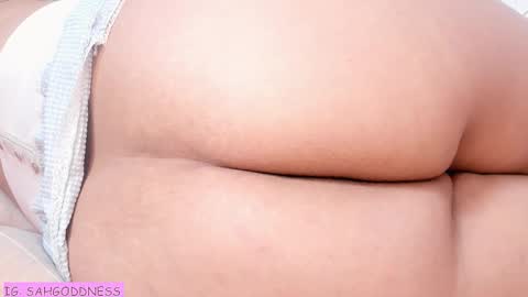 sarah IINDEPENDENT MODEL  online show from September 13, 6:43 am