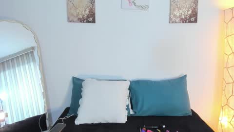 sarah  cinnamon online show from February 22, 6:09 pm