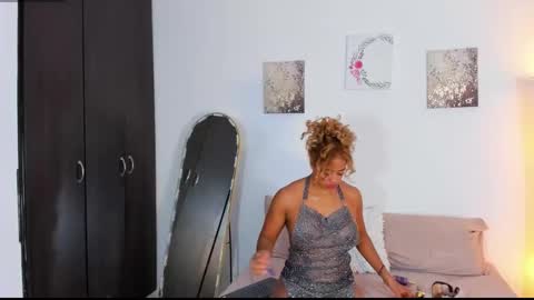 sarah  cinnamon online show from March 14, 7:04 pm