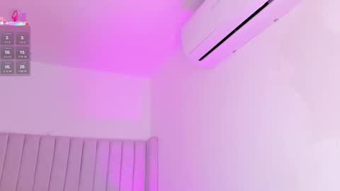 Sarah Bonneth online show from February 7, 11:58 am