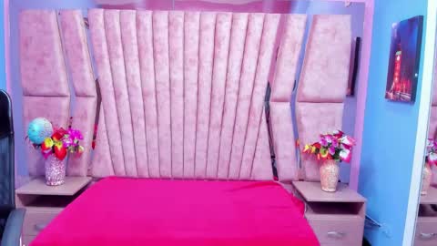 Snapshot of sarah_sweett_ chatting on October 21, 2:10 pm Sarah online show from October 21, 2:10 pm