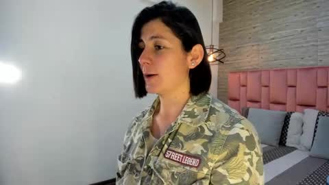 Snapshot of sarahdeyvis chatting on March 5, 3:18 pm Sarah Deyvis online show from March 5, 3:18 pm