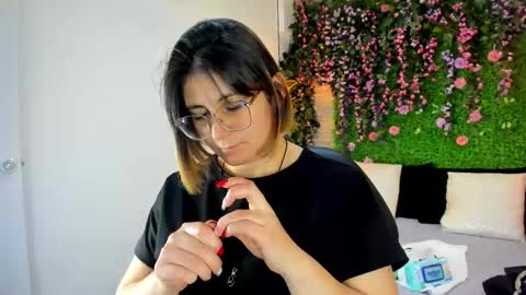 Sarah Deyvis online show from November 27, 7:06 pm