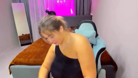 Sarah online show from November 4, 3:06 pm