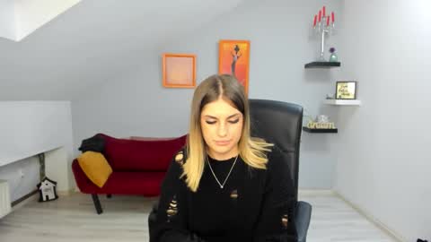 sarahowenn online show from December 22, 10:24 pm