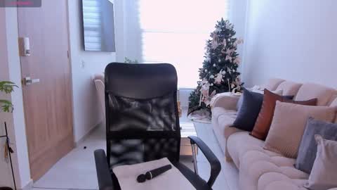 Sarah online show from January 5, 5:27 pm