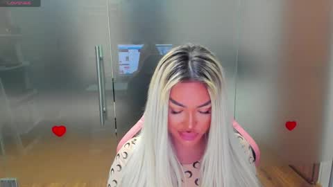 Sarah online show from April 7, 8:27 am