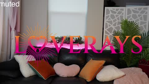 saraloverays online show from November 29, 11:09 pm