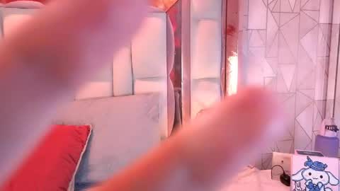 sara  online show from April 27, 6:10 am