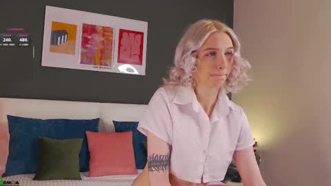 saramist online show from January 9, 2:38 am