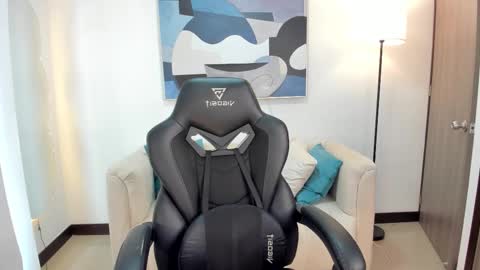 I am Sara  online show from October 5, 2:55 pm