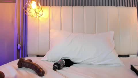 Sara   online show from February 6, 2:59 am