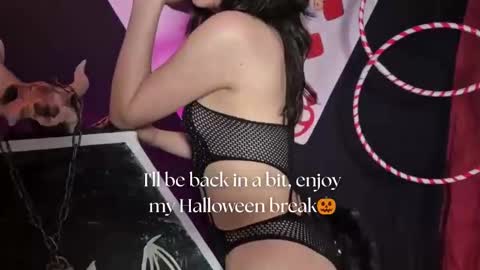   online show from October 27, 11:50 am