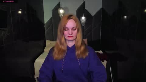 Sara online show from March 18, 1:27 pm