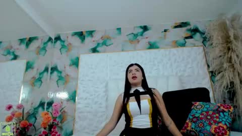 saray_vega_ online show from June 11, 7:11 pm