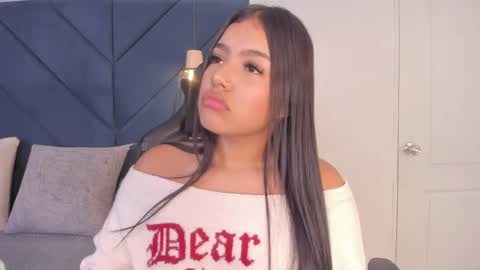 Snapshot of sarita_hills chatting on December 4, 4:21 am Sara online show from December 4, 4:21 am