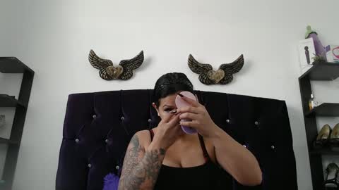 Snapshot of sarita_multisquirt chatting on September 25, 2:05 pm Sara online show from September 25, 2:05 pm