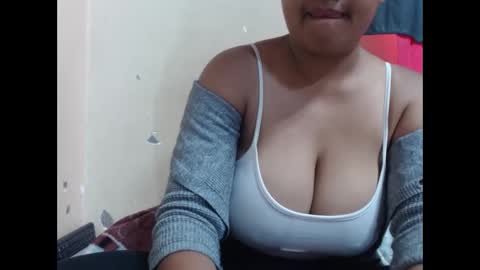 saronette online show from December 17, 11:58 am