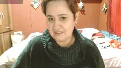 Snapshot of sasharosee2 chatting on October 28, 12:33 pm S A S H A R O S E online show from October 28, 12:33 pm