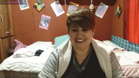 Snapshot of sasharosee2 chatting on October 9, 3:05 pm S A S H A R O S E online show from October 9, 3:05 pm