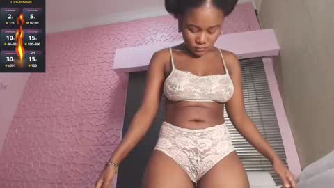 Snapshot of sashhalux22 chatting on February 16, 2:43 am SashhaLux22 online show from February 16, 2:43 am