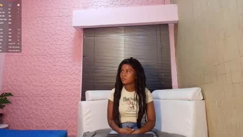 Snapshot of sashhalux22 chatting on March 5, 5:40 am SashhaLux22 online show from March 5, 5:40 am